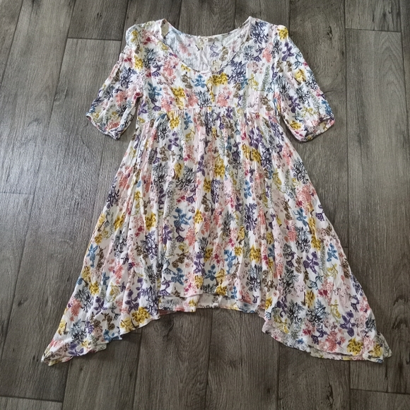ciel Dresses & Skirts - Ciel floral cottage core Asymmetrical dress medium